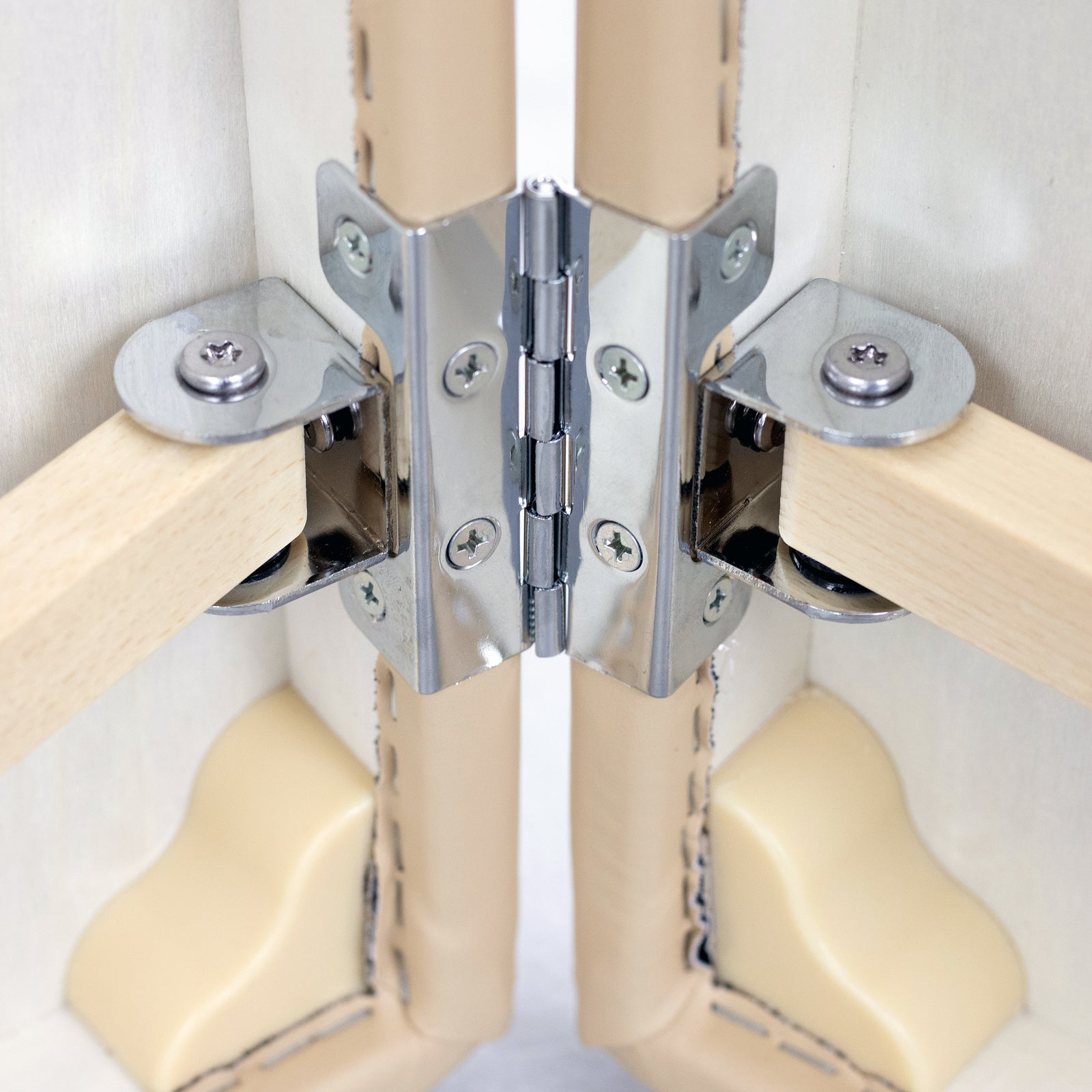 Lettino da massaggio in legno pieghevole THERMA TOP 70 con piano riscaldato Soft Touch K607