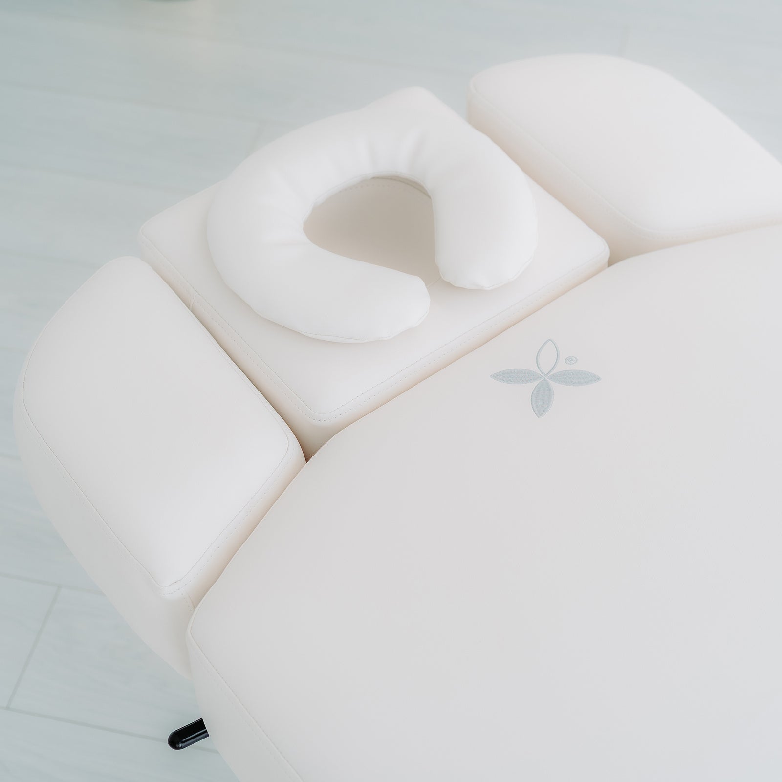 Lettino elettrico ad altezza variabile ETERNA - Larghezza 78 cm - Bianco