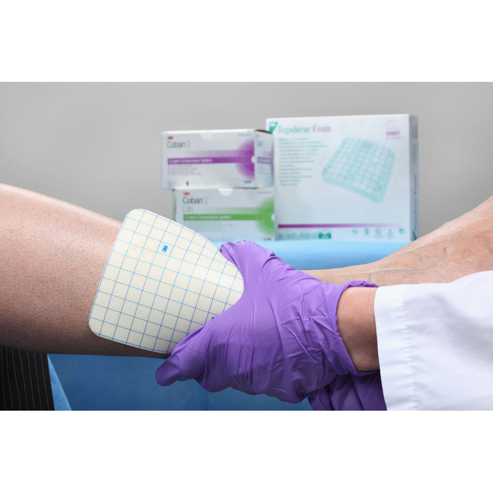 Medicazione sterile in schiuma di poliuretano TEGADERM FOAM cm 10 x 10 (conf. 10 pz.)