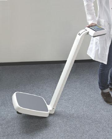 Bilancia digitale a colonna KERN MPE 200K-1PEM