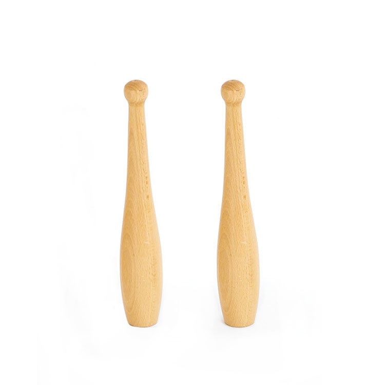 Coppia di clave in legno verniciate - medie