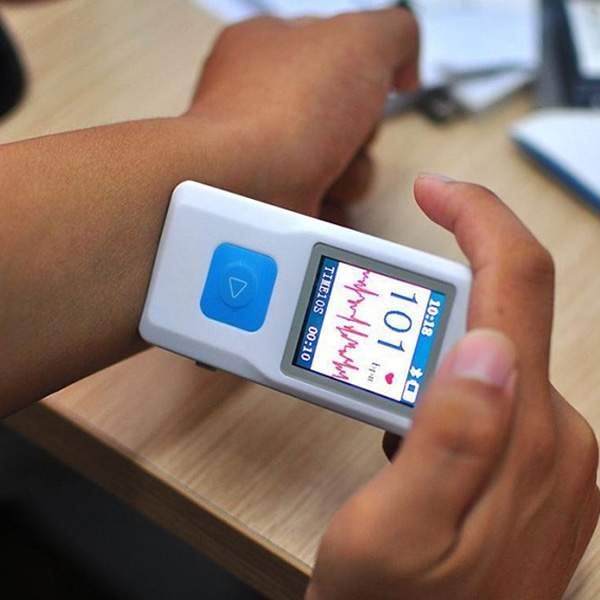 Ecg palmare PM10 con Software e Bluetooth