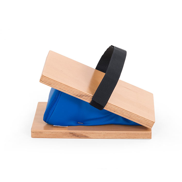 Pedana tipo acceleratore per riabilitazione piede e caviglia