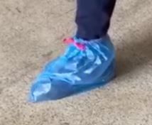 Copriscarpe in polietilene con fettucce (conf. 50 pz.)